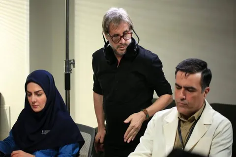 «تیم درمان» به نیمه تولید رسید؛ بازدید مدیران وزارت بهداشت از پشت صحنه