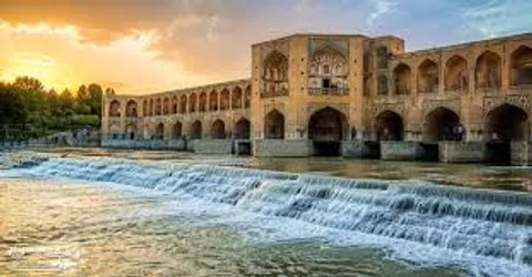 جریان آب زاینده‌رود قطع نمی‌شود
