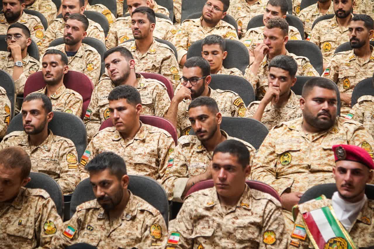 «به وقت ماندن»؛ روایتی از زندگی شهید پویا آموسی در سینما بهمن قزوین «به وقت ماندن»؛ روایتی از زندگی شهید پویا آموسی در سینما بهمن قزوین