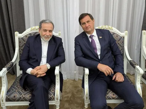 دیدار عراقچی با وزیر خارجه بلاروس؛ بررسی برنامه همکاری مشترک تا سال ۲۰۳۰