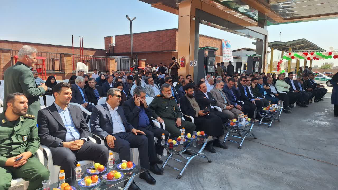 جایگاه پمپ بنزین در شهر محمودآباد افتتاج شد