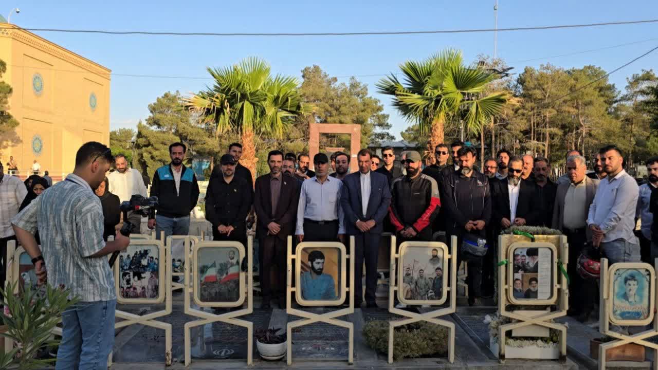تجدید میعت جامعه ورزش اصفهان با آرمانهای انقلاب/ طنین شور «وفاداران ایران» در خیابانهای نصفجهان تجدید میعت جامعه ورزش اصفهان با آرمانهای انقلاب/ طنین شور «وفاداران ایران» در خیابانهای نصفجهان