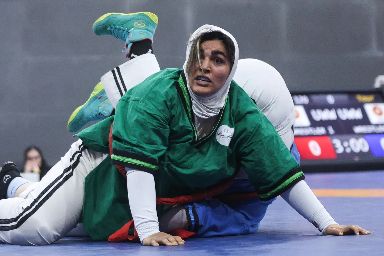 کشتی آلیش دختران