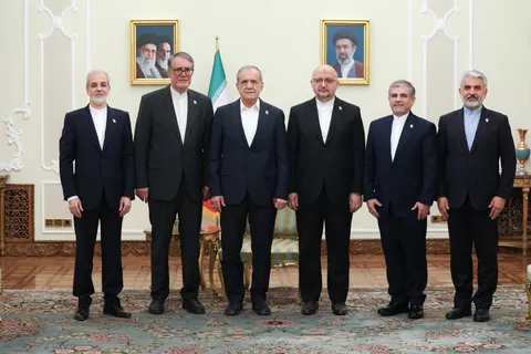 رئیس‌جمهور: حامل پیام برادری، دوستی و وحدت باشید