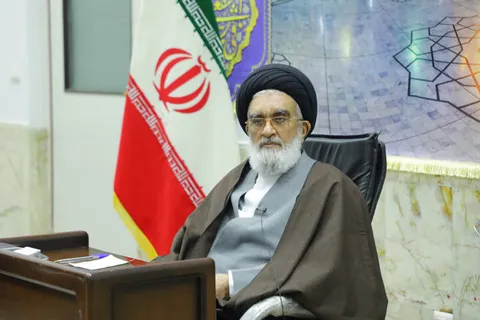 امام‌جمعه قم: خبرنگاران با روایتگری مسئولانه در تقویت همبستگی جامعه نقش مؤثری دارند