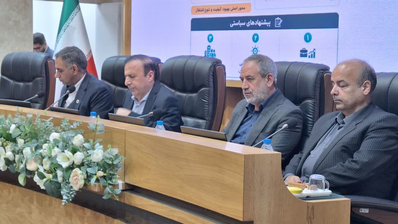 کمبود نیروی ماهر در صنایع با ایجاد هنرستانهای جوار صنعت جبران می شود/ ناترازی گاز نباید به تولید صنایع قزوین آسیب بزند