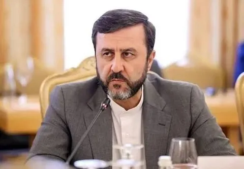 غریب‌آبادی: تاریخ نام جنگ‌افروزان را روی سنگِ عبرت ثبت می‌کند