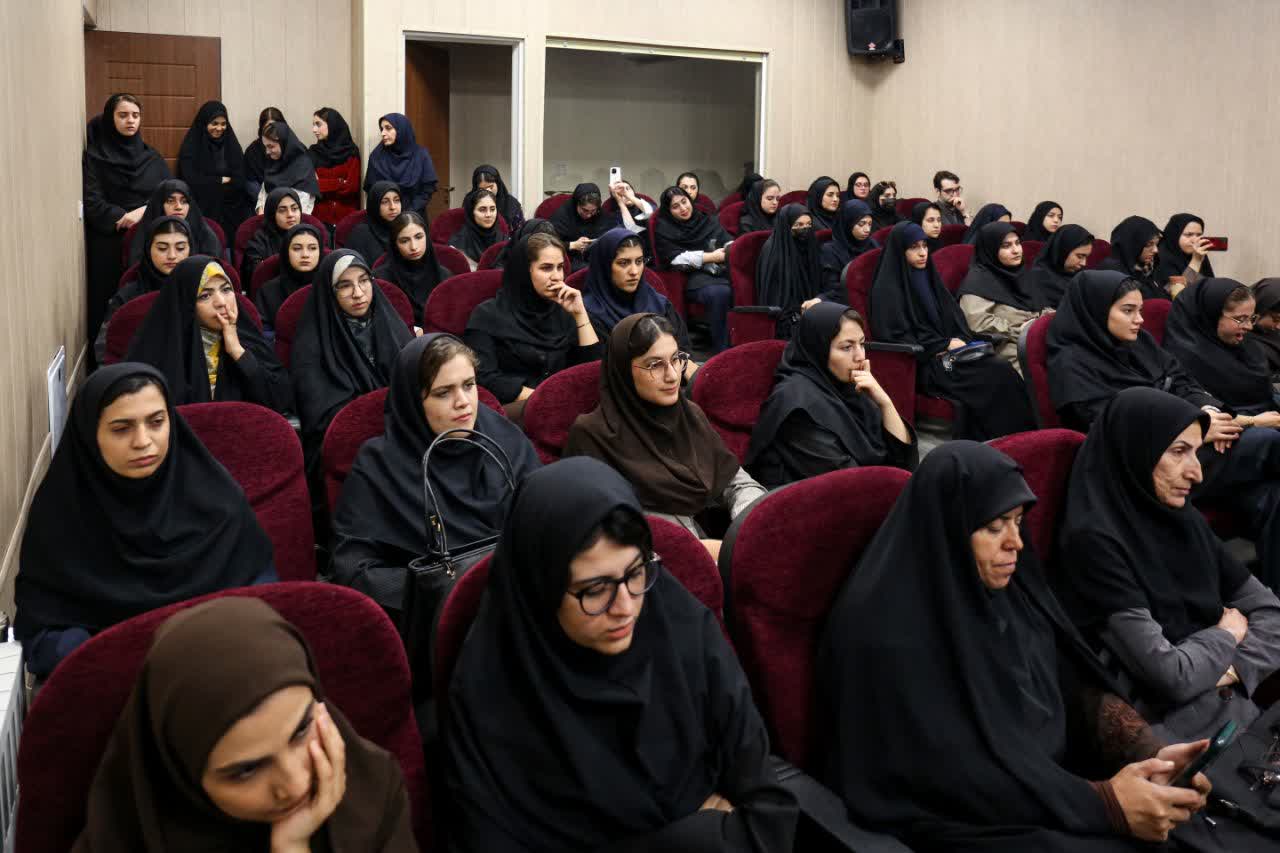 پایان کار دومین دوره جشنواره نسل امید در خانه جوان قزوین پایان کار دومین دوره جشنواره نسل امید در خانه جوان قزوین