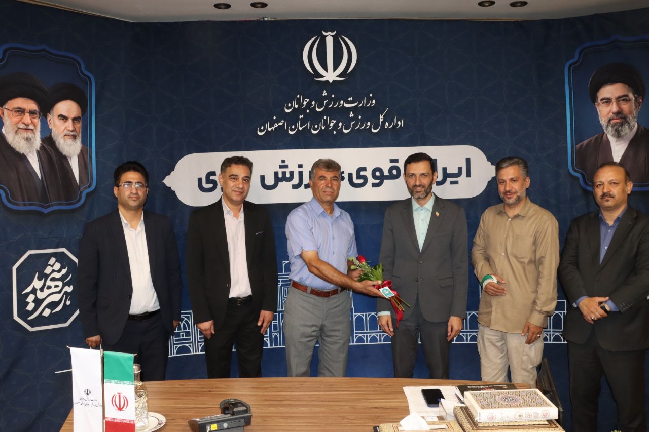 قهرمانان چوگان اصفهان به یاد شهدای دانشآموز میناب تجلیل شدند قهرمانان چوگان اصفهان به یاد شهدای دانشآموز میناب تجلیل شدند