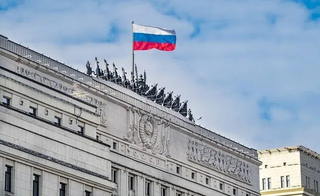 Blast kills police officer in Moscow