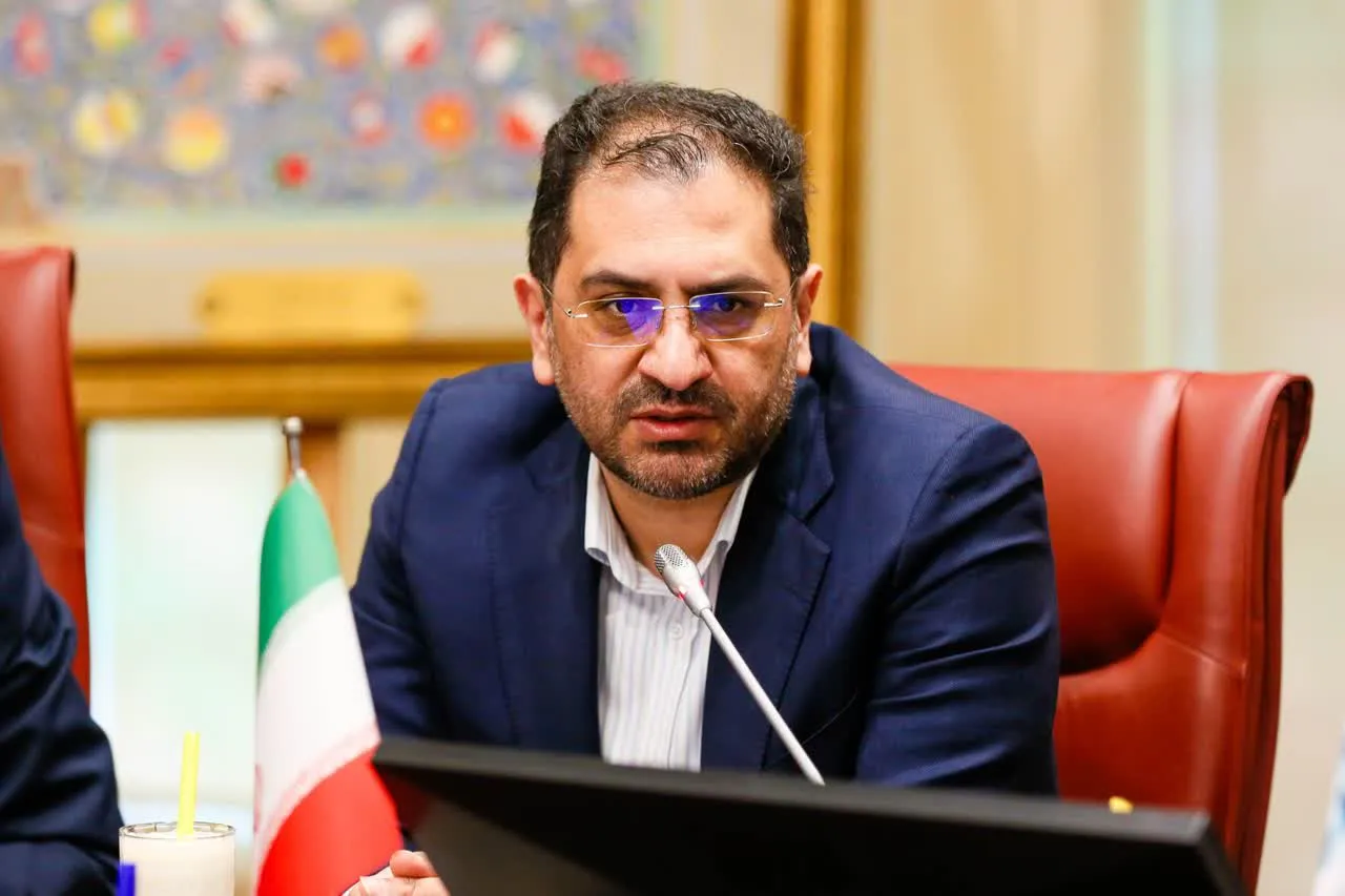 ارجاعی: تشکیل کنسرسیوم و تأمین سهم ۱۰.۱ میلیارد یوانی، شرط پیشبرد قطار سریع‌السیر تهران–قم–اصفهان است