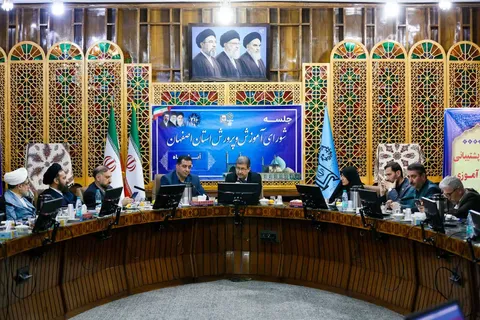 استاندار اصفهان مطرح کرد: اعتمادسازی، رمز موفقیت طرح نماد/ ارزیابی‌ها با بازنگری هوشمندانه و مشارکت دانش‌آموزان جریان پیدا کند