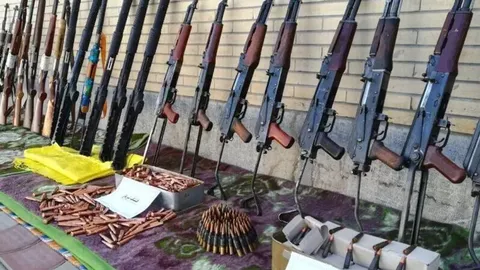 کشف ۲۱۶ قبضه سلاح جنگی و شکاری قاچاق