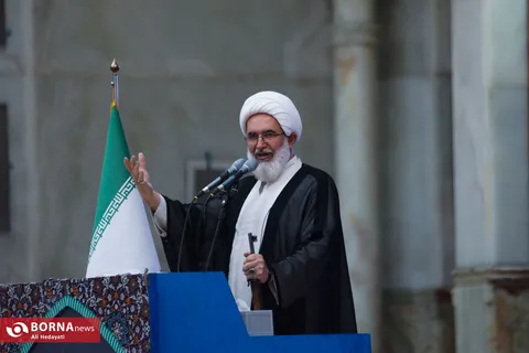 تاکید خطیب جمعه تهران بر پرهیز از هرگونه حاشیه‌سازی/ تمام توجه‌مان به مقابله با دشمن باشد