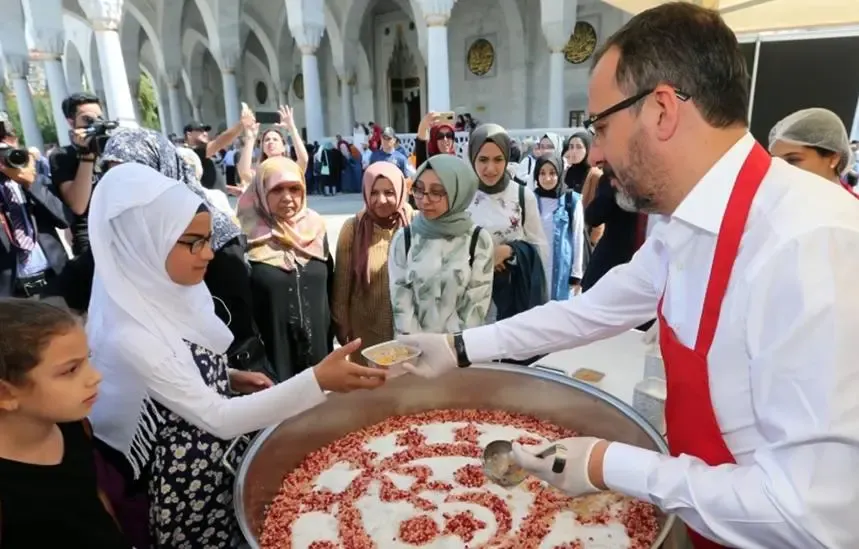 كيف يحيي المسلمون حول العالم ذكرى استشهاد الإمام الحسين (ع)؟
