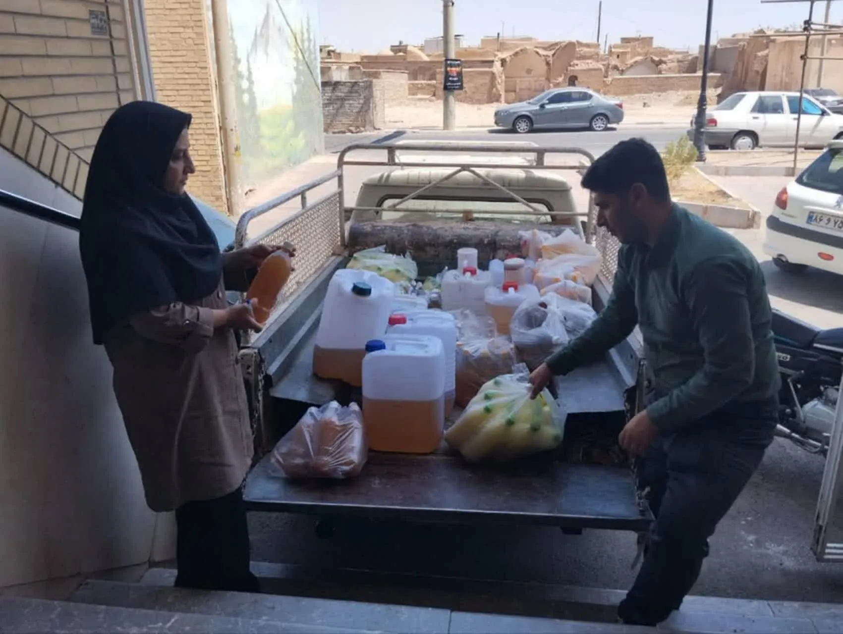 معدوم‌سازی بیش از هفت تن مواد غذایی ناسالم در کاشان
