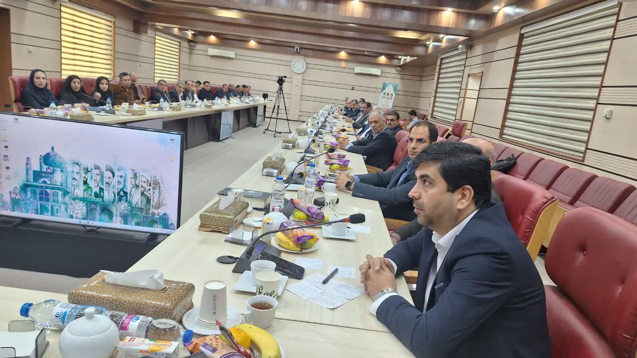 شهردار الوند: ایجاد مرکز گل و گیاه و تولید آب معدنی، راهکاری برای درآمد پایدار شهرداری‌هاست