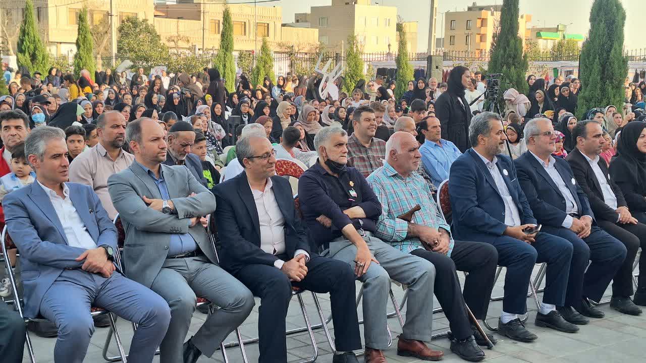 سومین جشنواره هندوانه در شهر شریف آباد برگزار شد