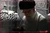 عزاداری مردم در سوگ رهبری مقابل رواق دارالذکر حرم امام رضا(ع)