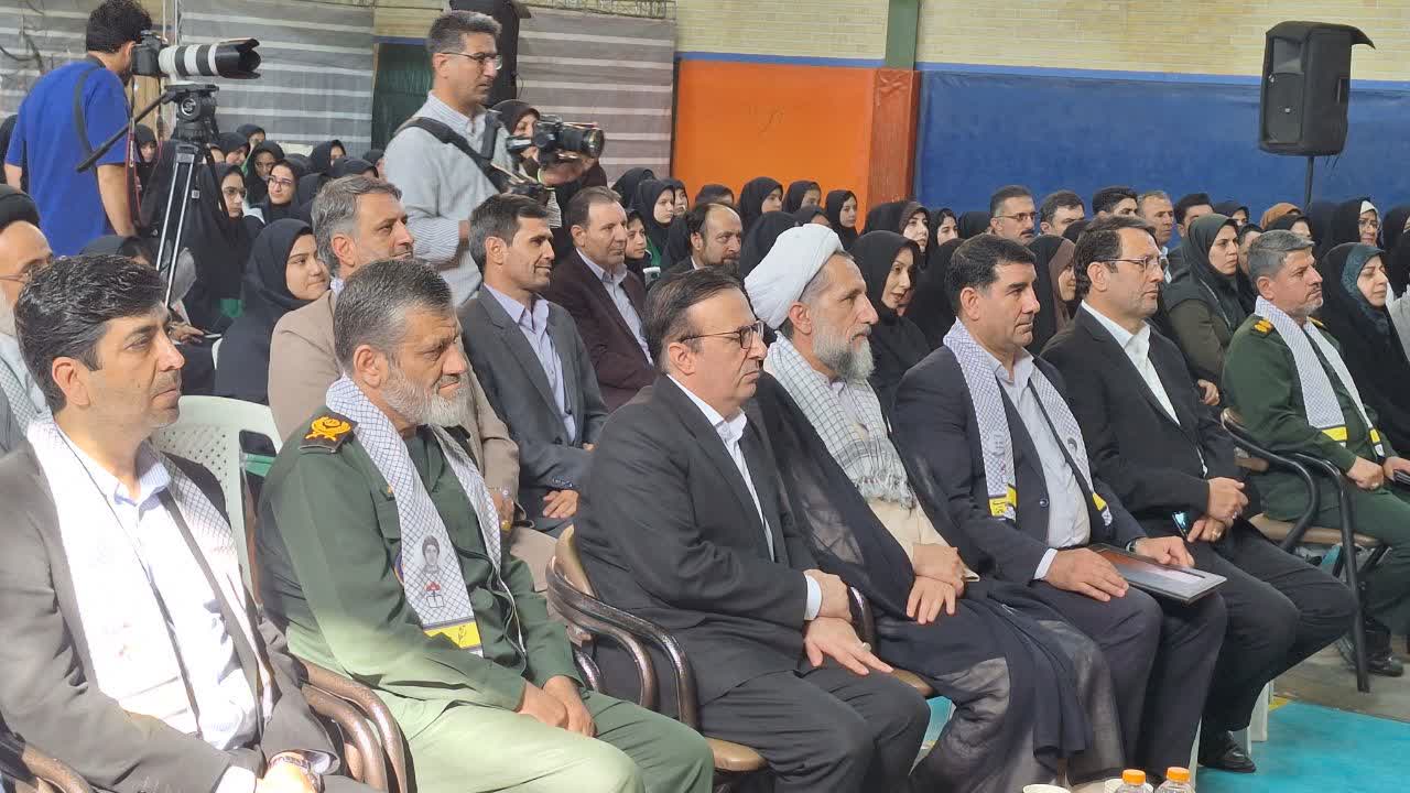آیت‌الله مظفری: دانش‌آموزان با فراگیری علم آینده کشور را بسازند