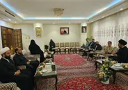 دیدار آیت‌الله عاملی با خانواده شهید دکتر علی لاریجانی