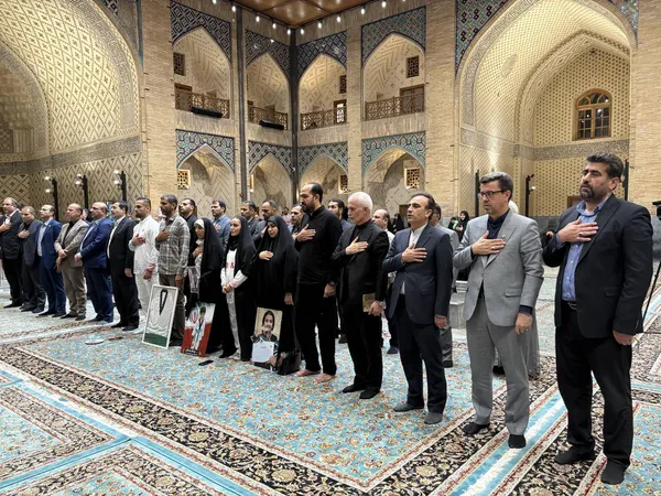 آیین قرائت سوگند و اعطای پرچم به پرچمداران کاروان ایران