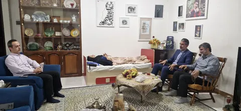 عیادت مدیرکل ورزش و جوانان مازندران از خبرنگار خبرگزاری برنا در مازندران