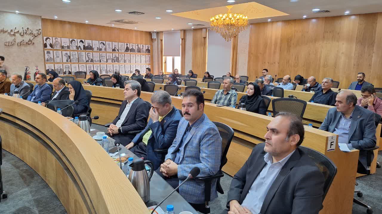 صادرکنندگان سرداران خط مقدم جنگ اقتصادی هستند/ سیاست‌های ارزی نباید مانع فعالیت صادرکنندگان شود