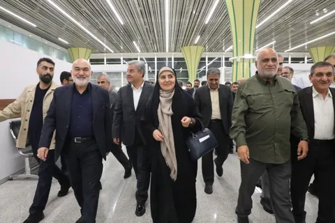 آغاز سفر وزیر راه و شهرسازی به خوزستان از آبادان؛ بازدید و افتتاح چندین پروژه راه و مسکن / بهره‌برداری از ۶۰۵۴ واحد مسکونی و واگذاری زمین به بیش از ۱۰ هزار مشمول در استان