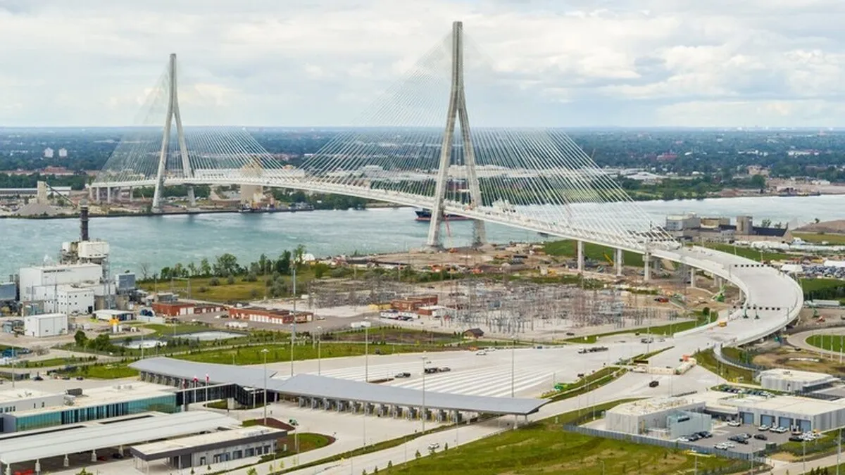 Trump threatens to block bridge to Canada