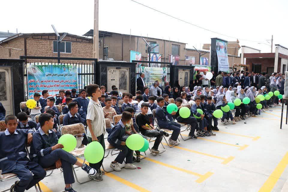 مدرسه «پدر»با بیش از ۵۰ میلیارد تومان هزینه شخصی احداث شده است/ بهترین روز زندگی من است