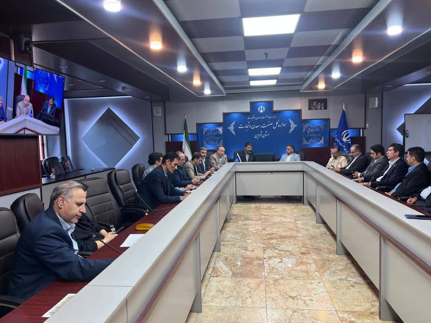 تعامل و همکاری اداره صمت با اتاق بازرگانی و شهرک های صنعتی استان قزوین بیشتر می شود