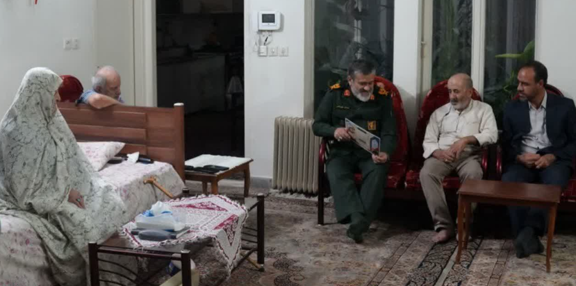 مادران شهدا واسطه فیض الهی و سرمایه معنوی جبهه مقاومتاند مادران شهدا واسطه فیض الهی و سرمایه معنوی جبهه مقاومتاند