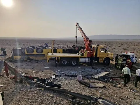 واژگونی اتوبوس مسافربری در محور ساوه ـ همدان