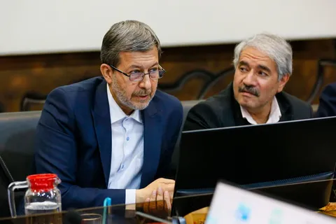 تأکید استاندار اصفهان بر تعیین جداگانه سهم تالاب گاوخونی در جدول منابع و مصارف آب