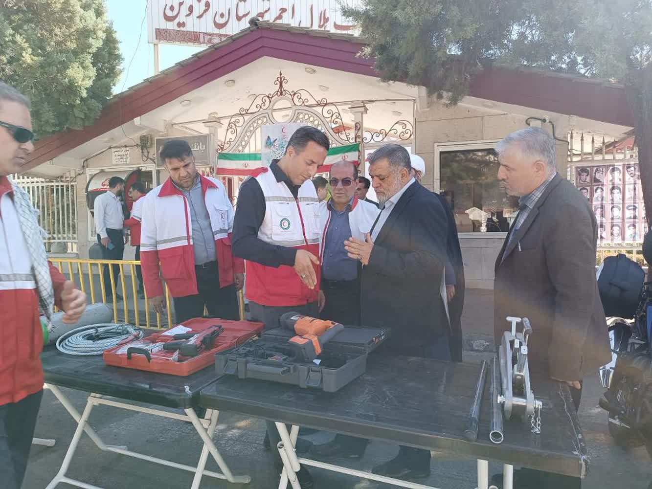 نمایشگاه «دیدار در قاب غیرت» در هلال احمر قزوین گشایش یافت
