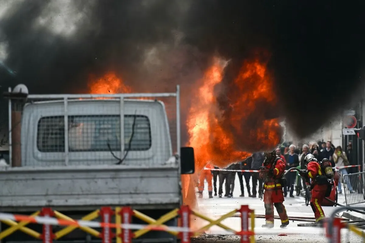 Explosions heard near French PM’s office a day after resignation