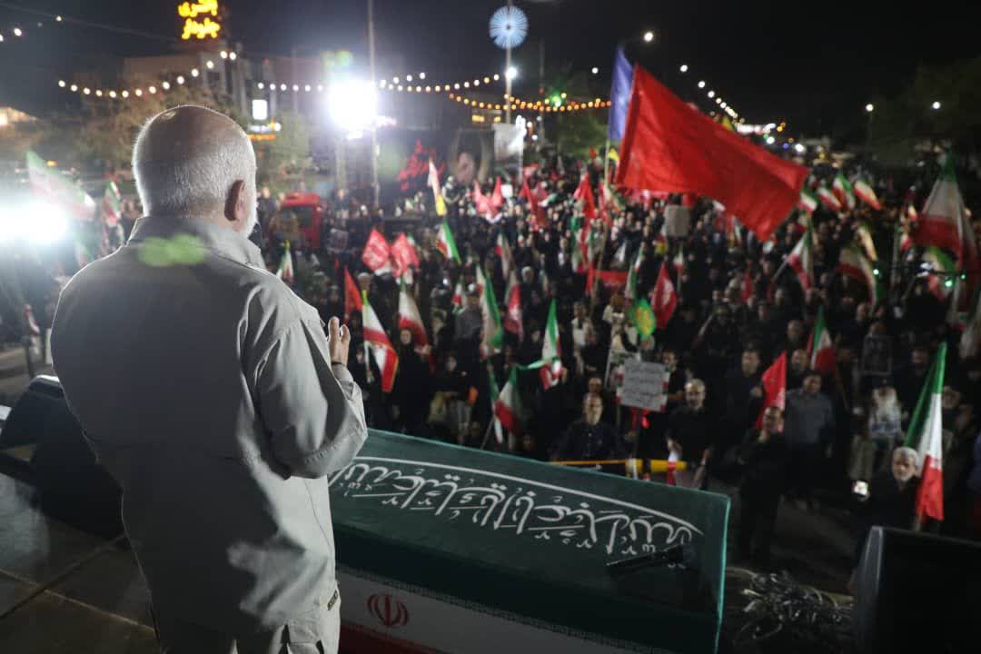 استاندار خوزستان: حملههای دشمن برای تحتالشعاع قرار دادن تشییع رهبر شهید بود / پیوند امت با ولایت فصلی نوین در تاریخ ایران گشود استاندار خوزستان: حملههای دشمن برای تحتالشعاع قرار دادن تشییع رهبر شهید بود / پیوند امت با ولایت فصلی نوین در تاریخ ایران گشود
