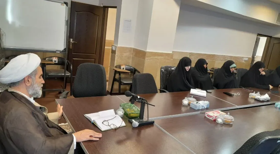 نشست هم اندیشی عفاف وحجاب در حوزه علمیه خواهران قزوین برگزار شد