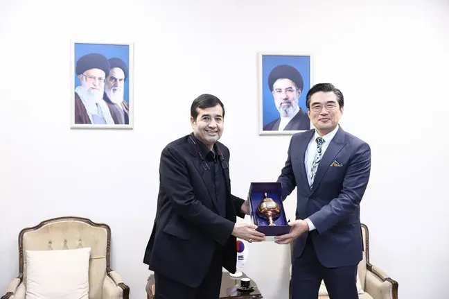 دنیامالی