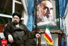 مضحکه است که قصه جنگ را بگوییم و نگوییم فرمانده جنگ آقای هاشمی بود و نخست وزیر چه کسی بود/ اگر همه با هم باشند هیچ بحرانی توان شکاندن کمر یک ملت را ندارد