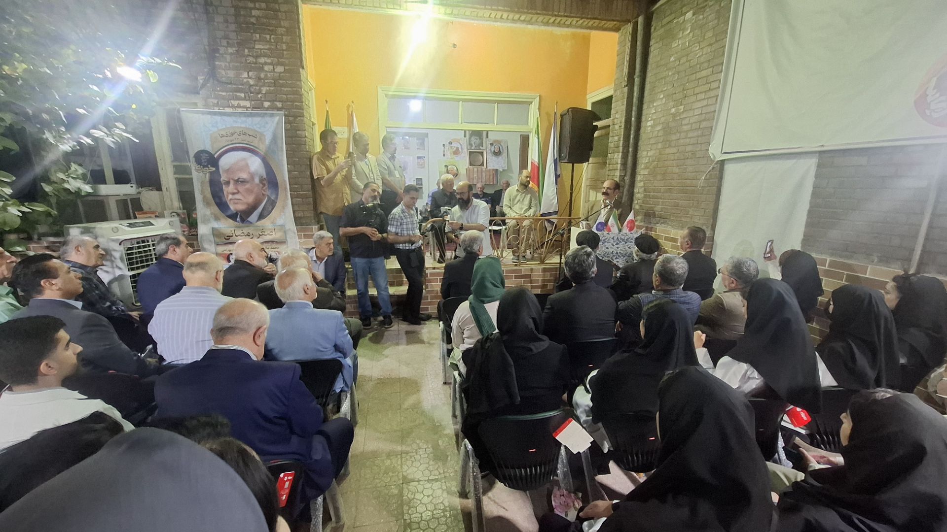 استاندار خوزستان: تجلیل از چهرههای خدمتگزار در زمان حیات، سنتی ارزشمند است / دکتر رمضانی از چهرههای زلال و بیادعای استان است استاندار خوزستان: تجلیل از چهرههای خدمتگزار در زمان حیات، سنتی ارزشمند است / دکتر رمضانی از چهرههای زلال و بیادعای استان است
