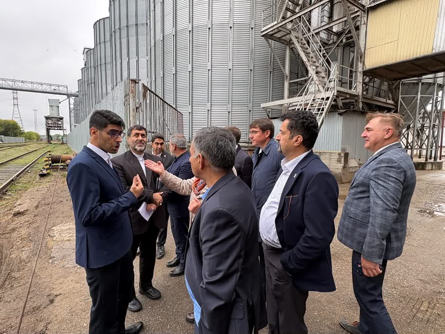 بازدید هیأت اقتصادی قزوین از بندر رودخانه‌ای اولیانوفسک؛ ولگا در خدمت توسعه تجارت ایران و روسیه