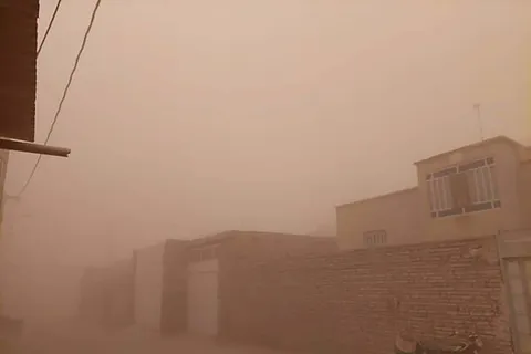 تصاویر آخرالزمانی از طوفان شن در چابهار/ ببینید