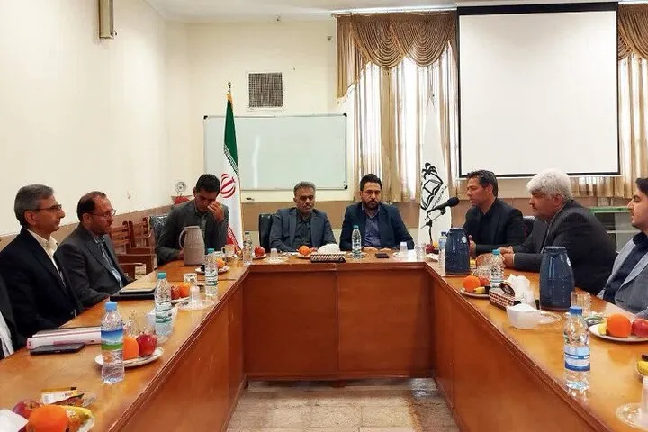 کلاری: آموزش دانش‌آموزان فارس بدون وقفه ادامه یابد