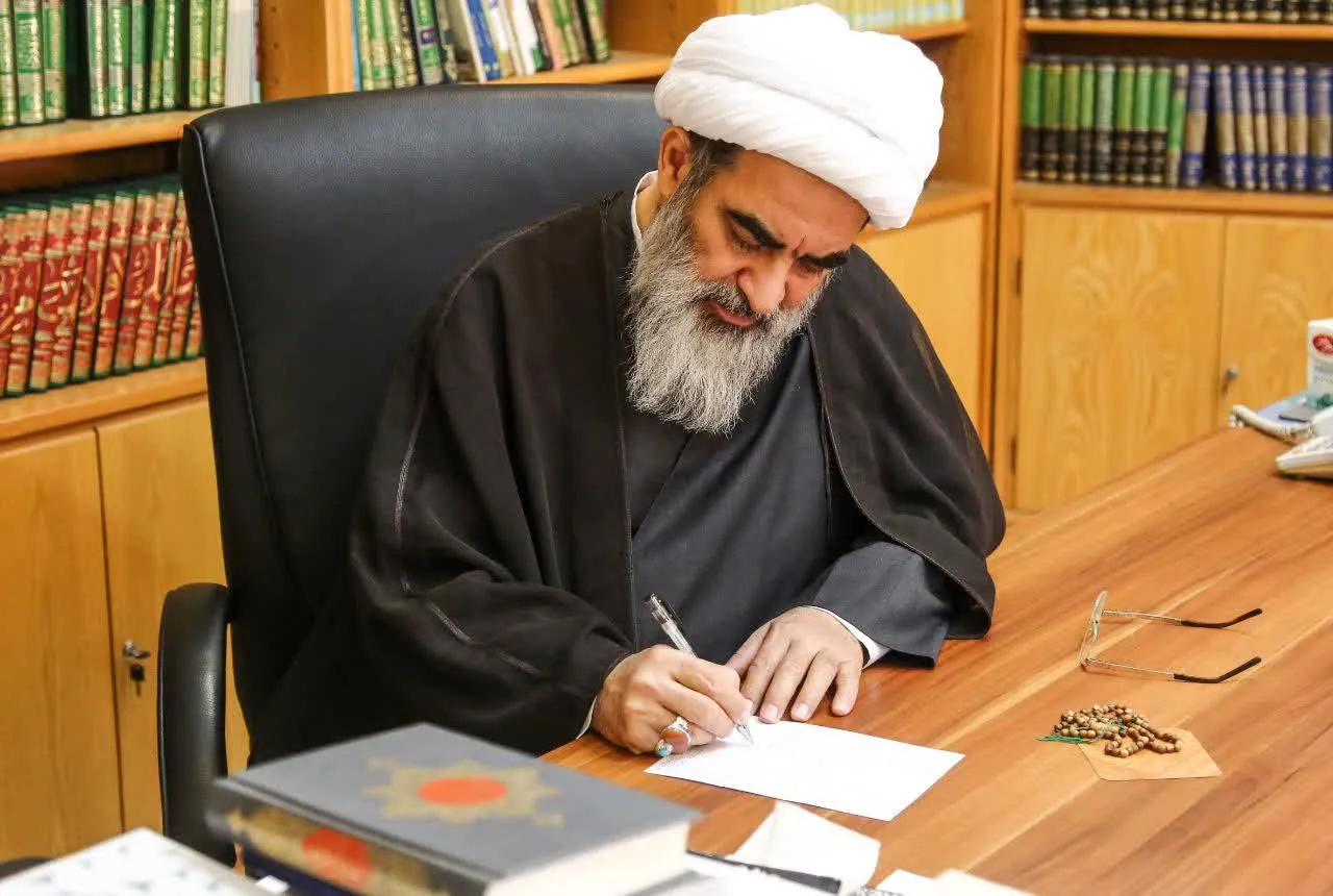 بیانیه آیت الله فاضل لنکرانی در تقدیر از مواضع دینی، انسانی پاپ و اعلام انزجار از اقدامات ترامپ خبیث 