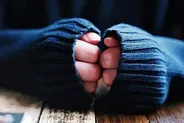 چرا زنان سرمایی تر از مردها هستند؟!