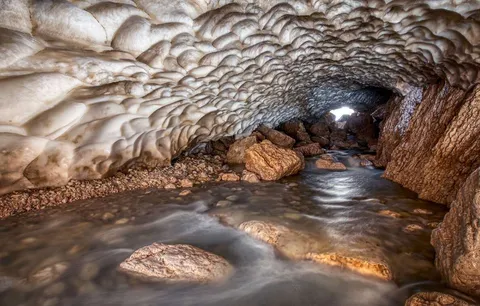 خودداری از ورود گردشگران برای سفر به غار یخی چما در کوهرنگ