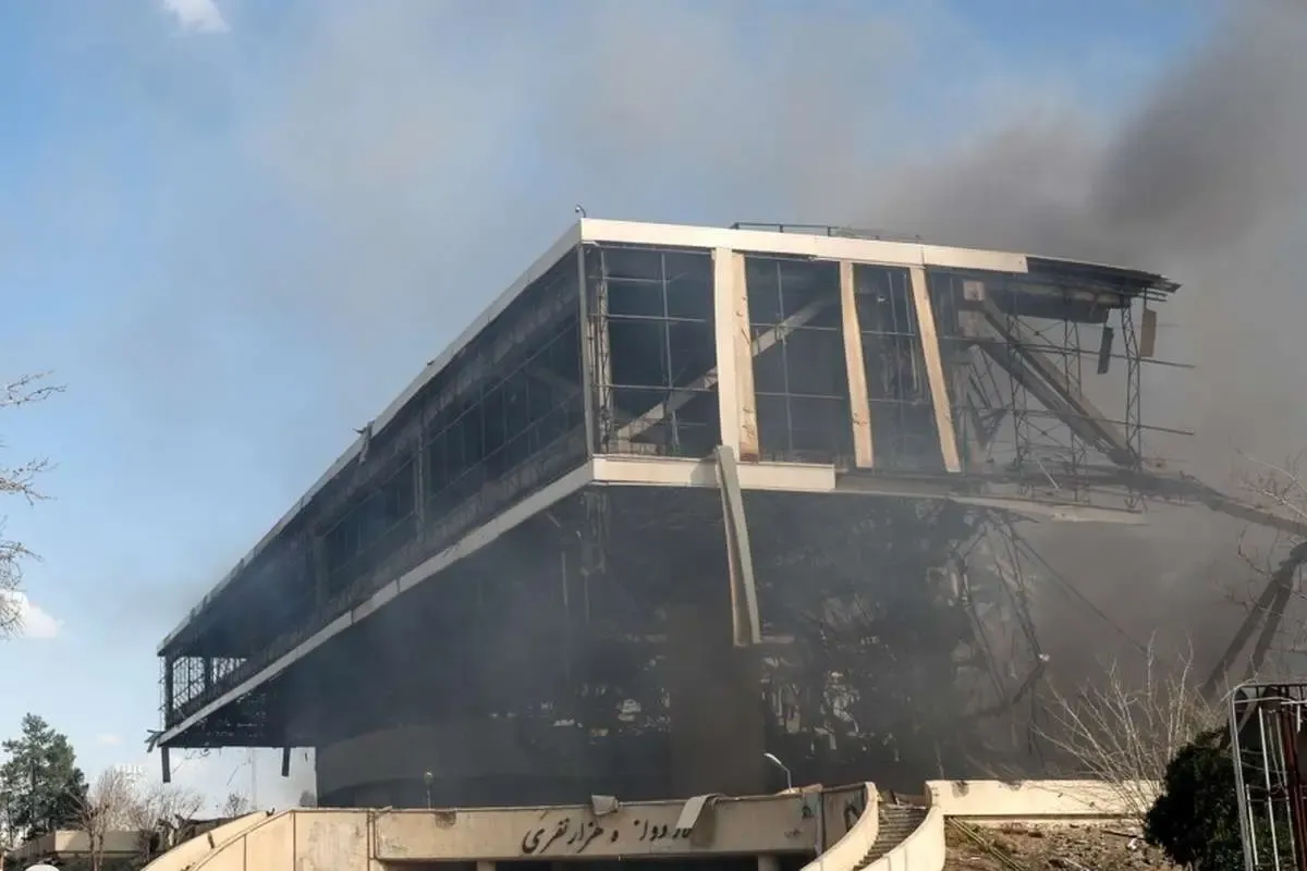 حمله به آزادی/ روایت میدانی از بمباران سالن ۱۲ هزار نفری