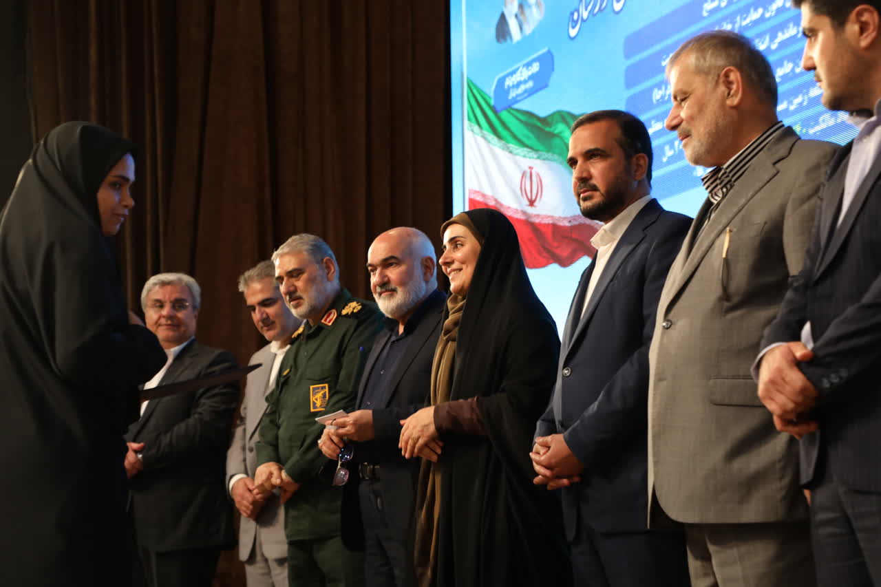 وزیر راه و شهرسازی: پرونده سنددار شدن منازل مسکونی باید تکمیل و به‌طور کامل بسته شود / واگذاری زمین به بیش از ۱۰ هزار واجد شرایط در خوزستان